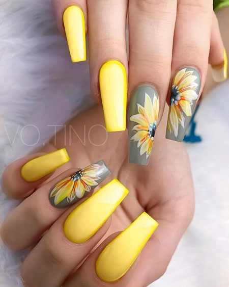 Manicure Grey Bright Yellow